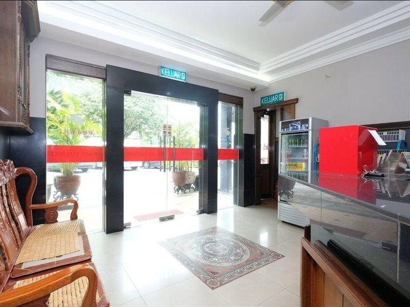 Oyo 1190 Nice Stay Hotel Raub Exterior photo