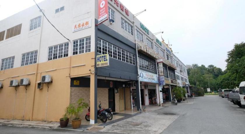Oyo 1190 Nice Stay Hotel Raub Exterior photo